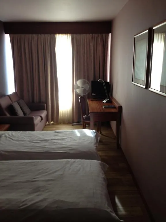 Hotel Trente Trois 33 Meyrin 3*,