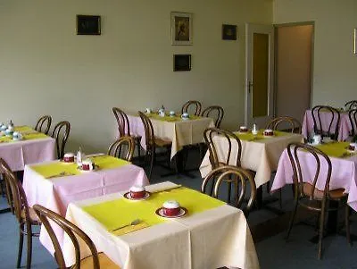 Hotel Trente Trois 33 Meyrin
