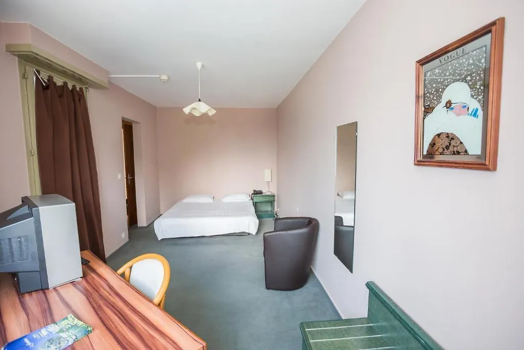 Hotel Trente Trois 33 Meyrin